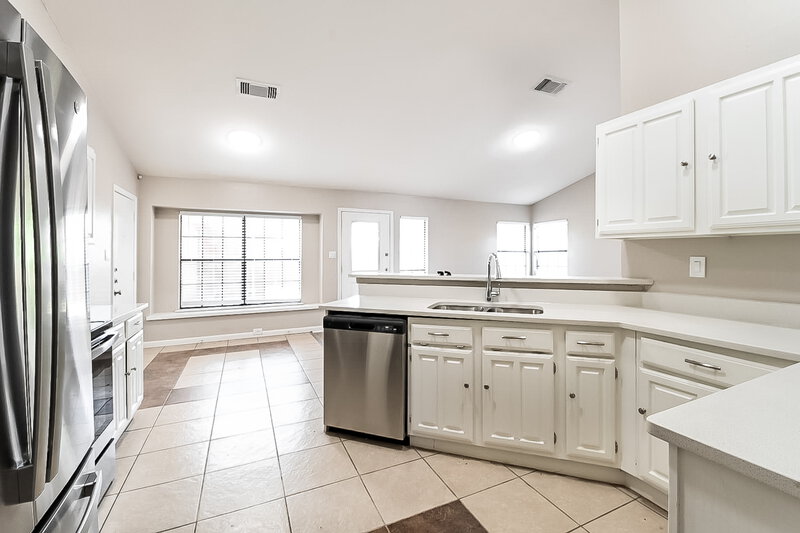 2,440/Mo, 465 Kenya St Cedar Hill, TX 75104 Kitchen View