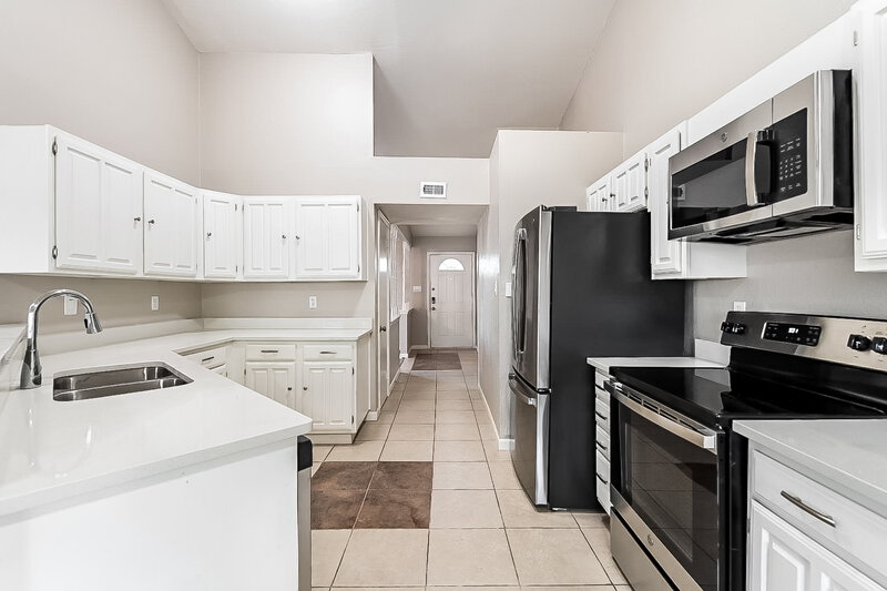 2,440/Mo, 465 Kenya St Cedar Hill, TX 75104 Kitchen View 2