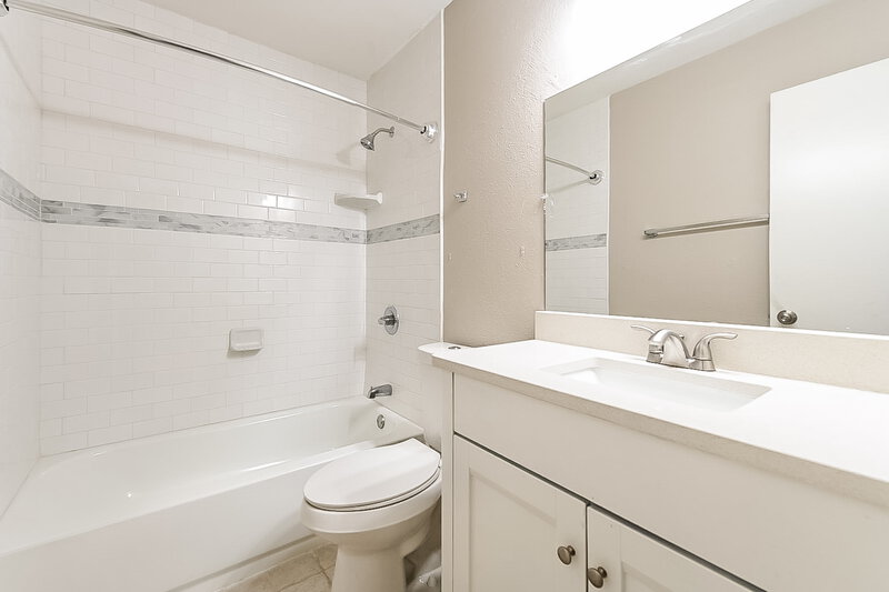 2,440/Mo, 465 Kenya St Cedar Hill, TX 75104 Bathroom View