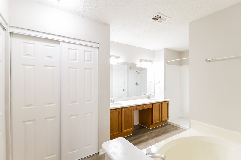 2,715/Mo, 414 Kirkwood Dr Lewisville, TX 75067 Main Bathroom View
