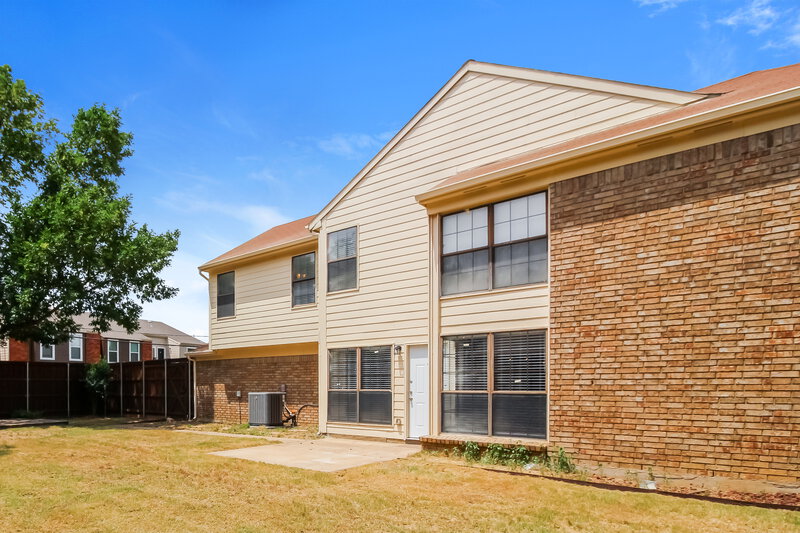 2,715/Mo, 414 Kirkwood Dr Lewisville, TX 75067 Rear View