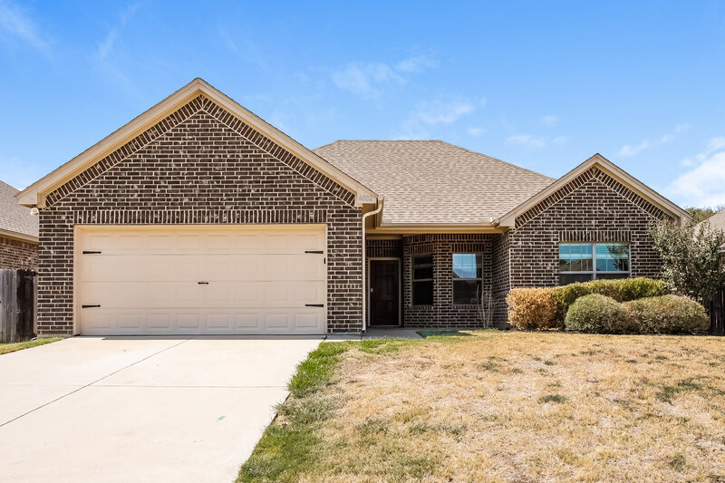 2,115/Mo, 4002 Oakwood Cir Aubrey, TX 76227 External View