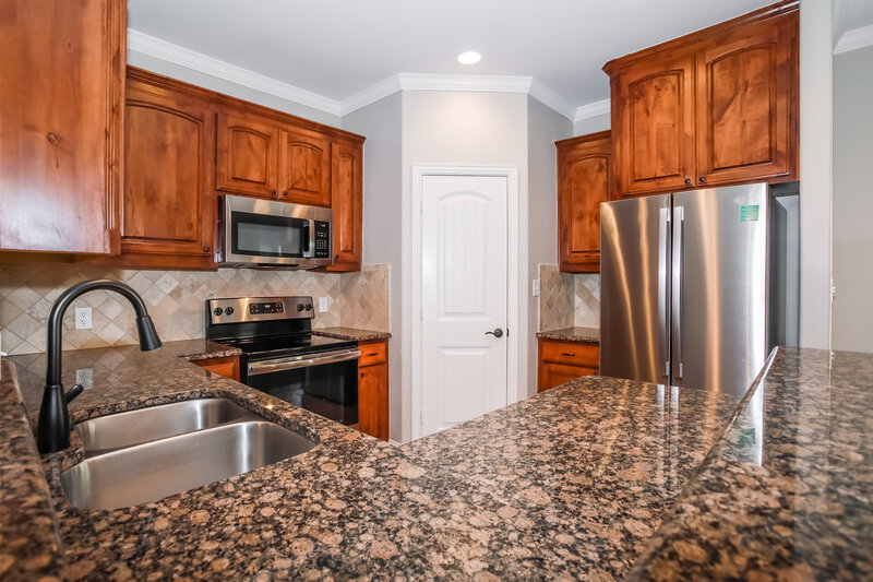 2,115/Mo, 4002 Oakwood Cir Aubrey, TX 76227 Kitchen View 2