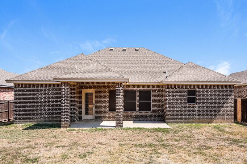 2,115/Mo, 4002 Oakwood Cir Aubrey, TX 76227 Rear View
