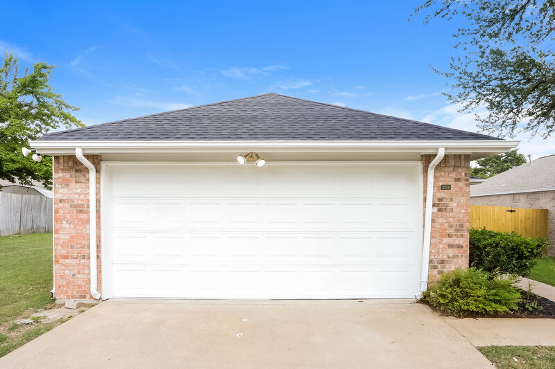 2,370/Mo, 215 Streamside Dr Desoto, TX 75115 External View