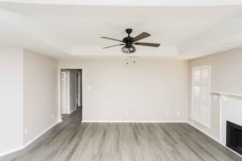 2,370/Mo, 215 Streamside Dr Desoto, TX 75115 Living Room View