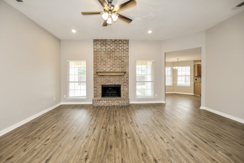 2,240/Mo, 105 Princeton Cir Forney, TX 75126 Living Room View 2