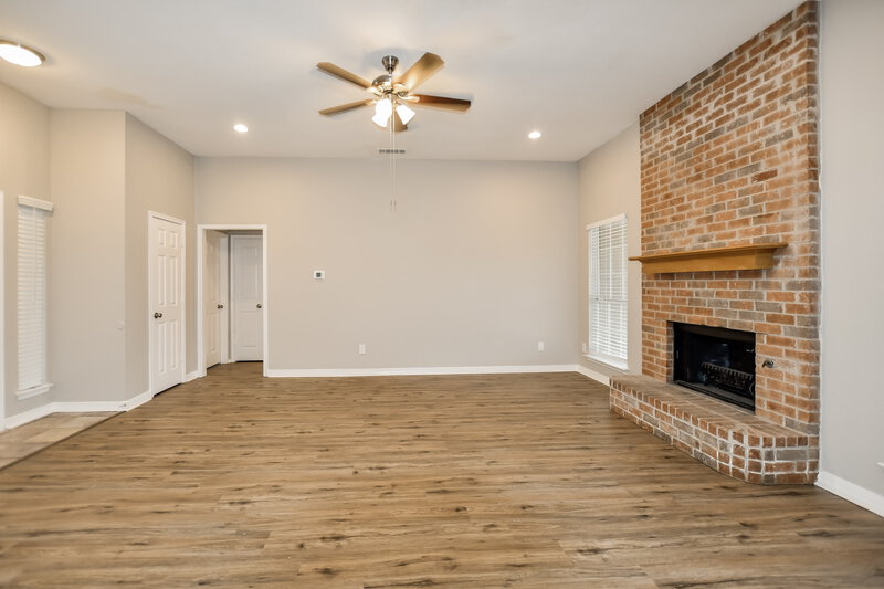2,240/Mo, 105 Princeton Cir Forney, TX 75126 Living Room View 3
