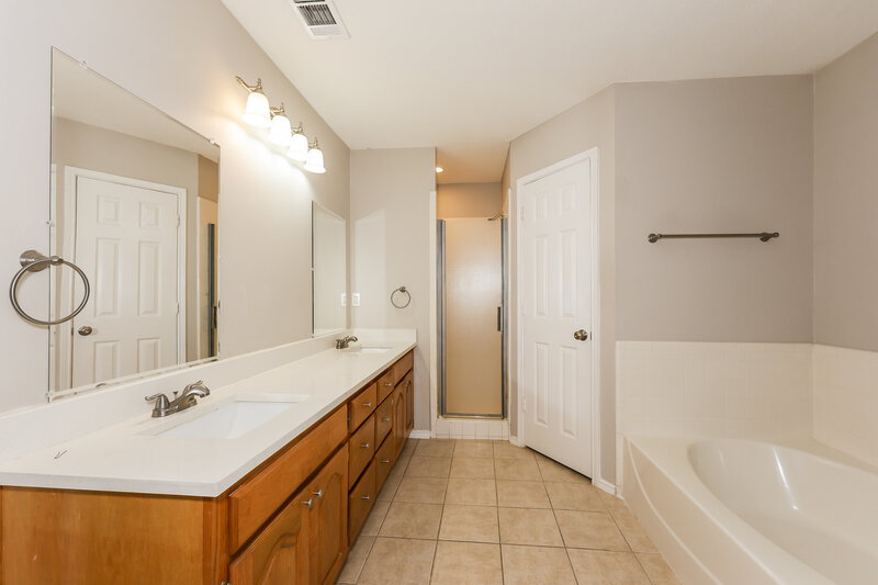 1,760/Mo, 105 Princeton Cir Forney, TX 75126 Main Bathroom View