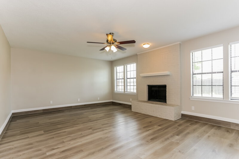 2,595/Mo, 2505 Tiber River Ct Grand Prairie, TX 75052 Living Room View