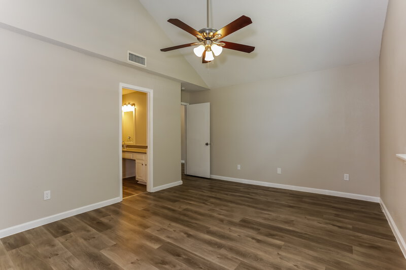 2,595/Mo, 2505 Tiber River Ct Grand Prairie, TX 75052 Main Bedroom View 2