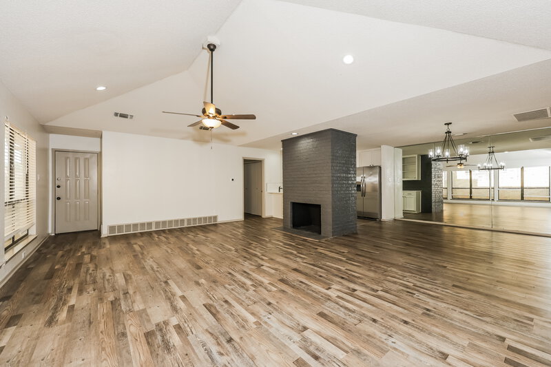 2,435/Mo, 2104 Winter Sunday Way Arlington, TX 76012 Living Room View