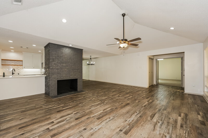 2,435/Mo, 2104 Winter Sunday Way Arlington, TX 76012 Living Room View 2