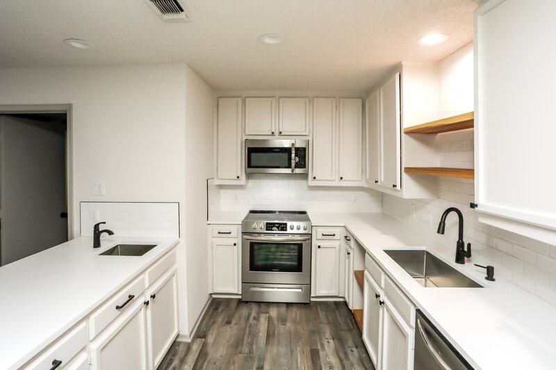 2,605/Mo, 2104 Winter Sunday Way Arlington, TX 76012 Kitchen View