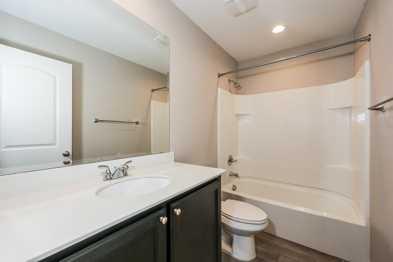 2,100/Mo, 11804 Castleford Way Crowley, TX 76036 Bathroom View