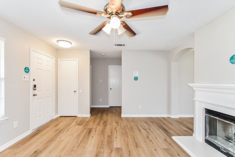 2,005/Mo, 1401 Buckingham Dr Forney, TX 75126 Living Room View 2