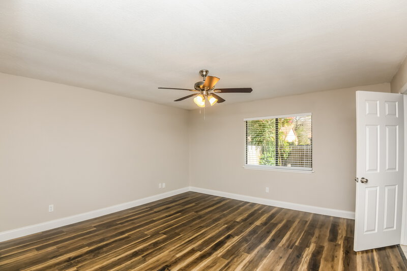 2,305/Mo, 6707 Greenspring Dr Arlington, TX 76016 Main Bedroom View 2