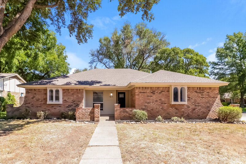 2,390/Mo, 4201 Woodhill Dr # A1 Arlington, TX 76016 External View