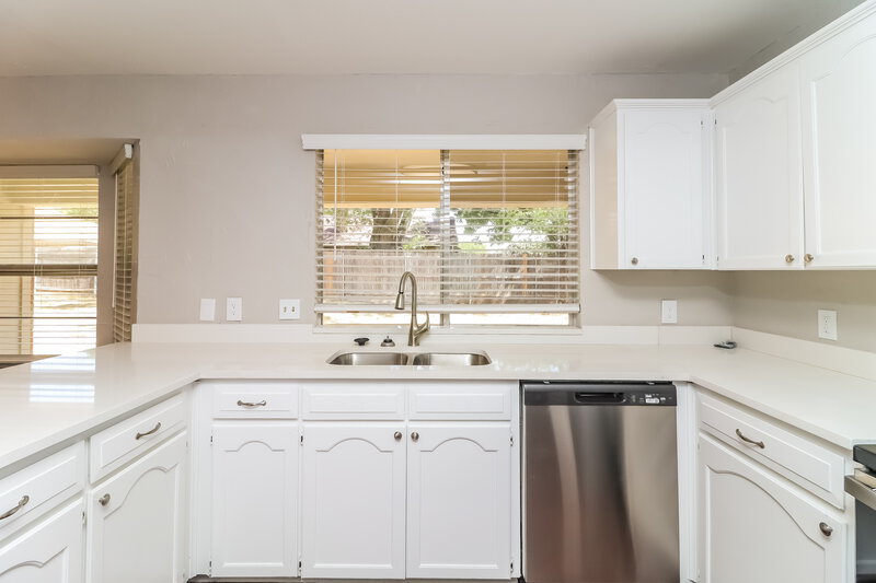 2,390/Mo, 4201 Woodhill Dr # A1 Arlington, TX 76016 Kitchen View