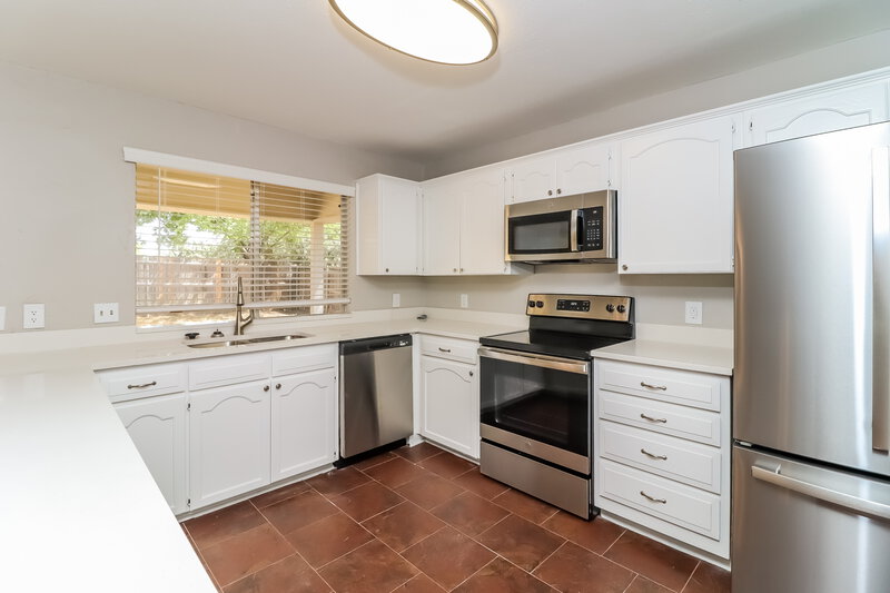 2,390/Mo, 4201 Woodhill Dr # A1 Arlington, TX 76016 Kitchen View 2