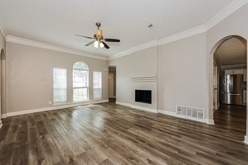 2,350/Mo, 6507 Stetter Dr Arlington, TX 76001 Living Room View
