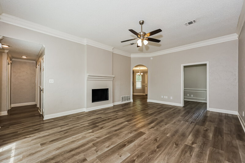 2,350/Mo, 6507 Stetter Dr Arlington, TX 76001 Living Room View 2