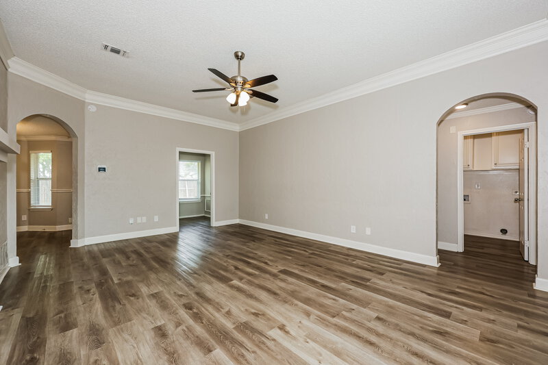 2,350/Mo, 6507 Stetter Dr Arlington, TX 76001 Living Room View 3