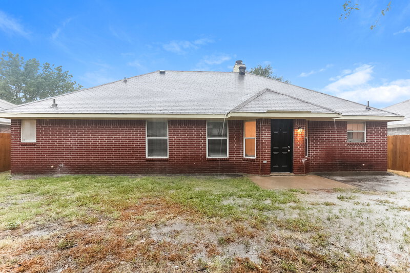 2,290/Mo, 6507 Stetter Dr Arlington, TX 76001 Rear View 2