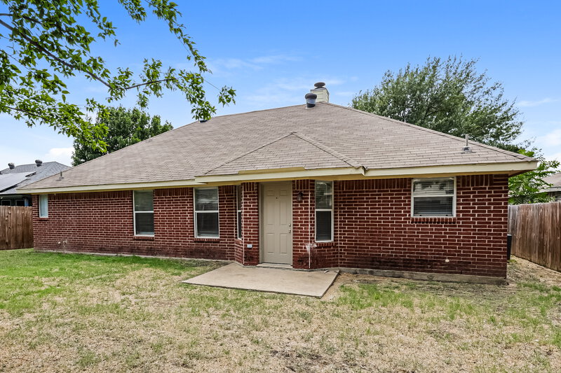2,350/Mo, 6507 Stetter Dr Arlington, TX 76001 Rear View