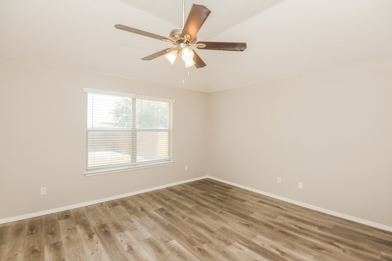 2,300/Mo, 7107 Harris Meadows Dr Arlington, TX 76002 Main Bedroom View