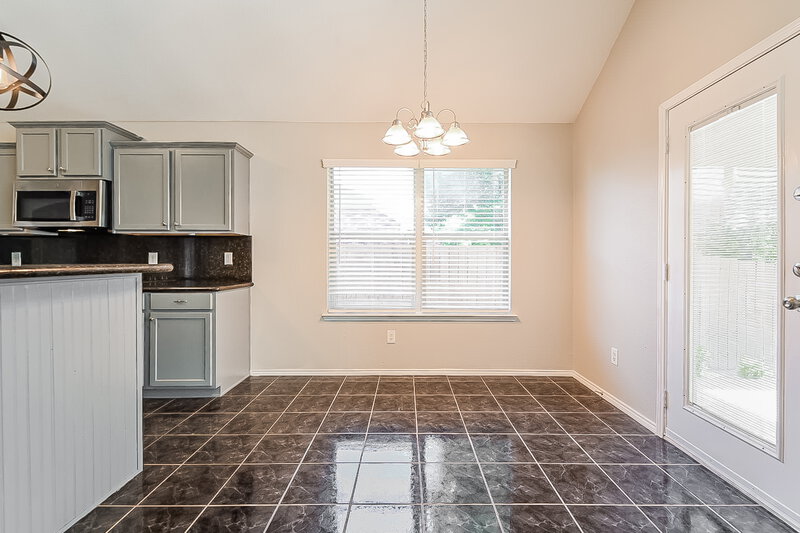 2,575/Mo, 131 Annette St Lancaster, TX 75146 Breakfast Nook View