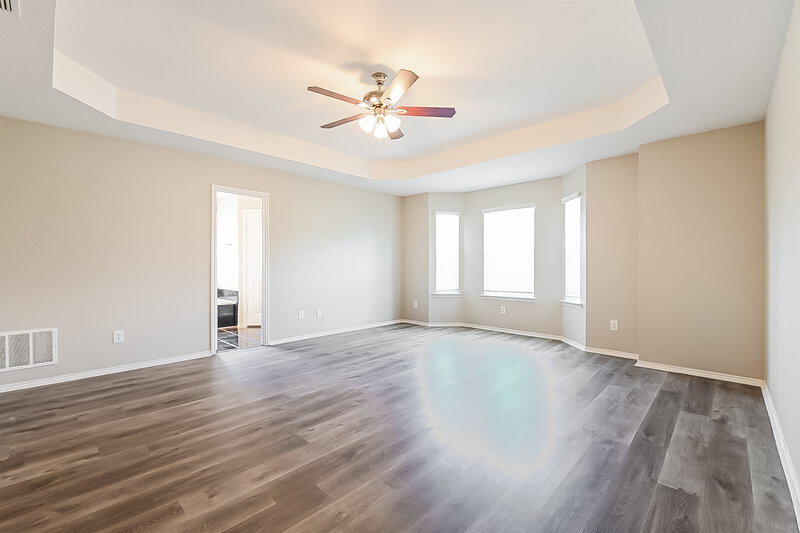 2,575/Mo, 131 Annette St Lancaster, TX 75146 Main Bedroom View
