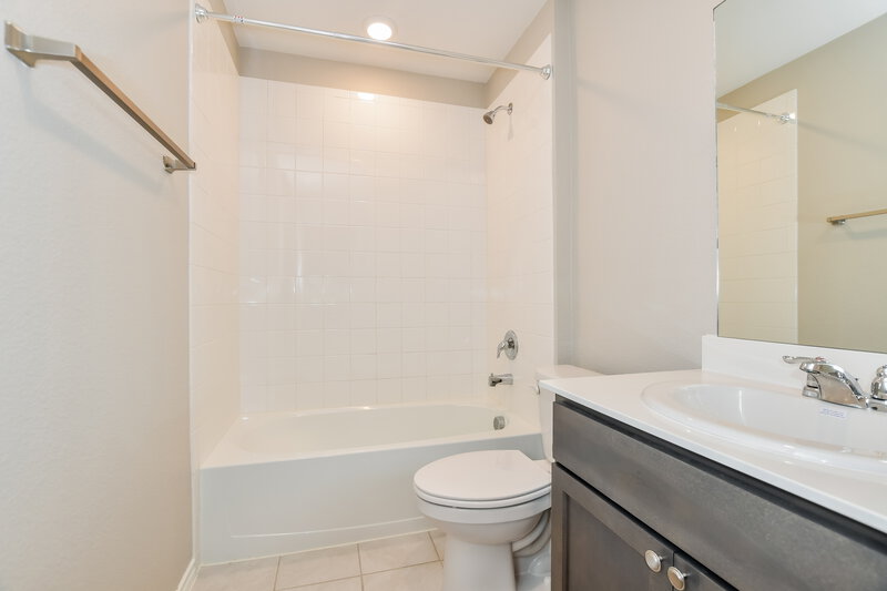 2,335/Mo, 3012 Dexter Ct Forney, TX 75126 Bathroom View