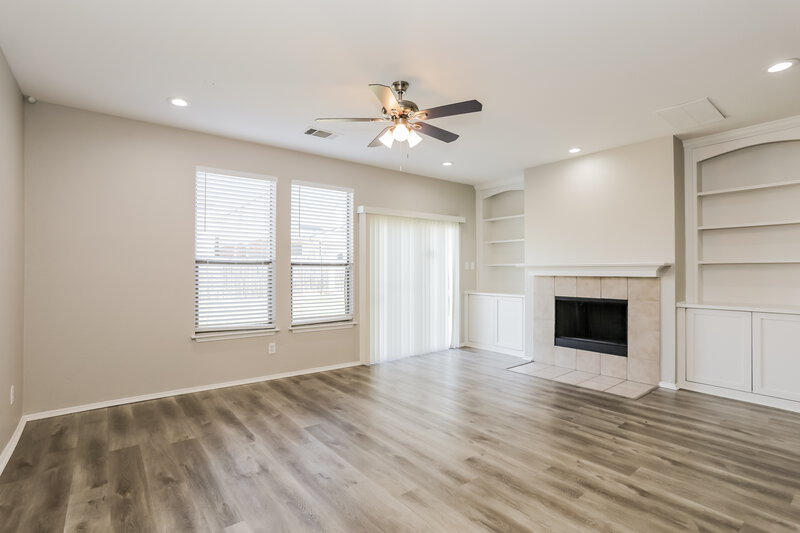 2,630/Mo, 12521 Viewpoint Ln Burleson, TX 76028 Living Room View