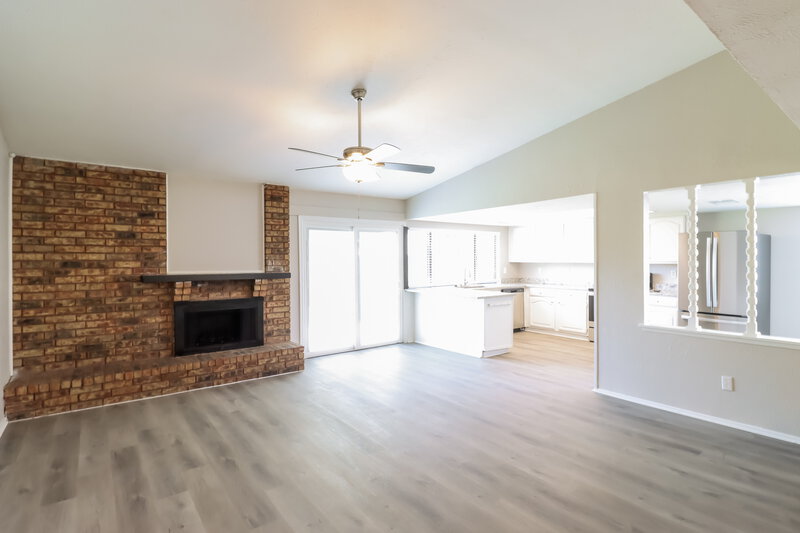 2,300/Mo, 7808 Bermejo Rd Fort Worth, TX 76112 Living Room View