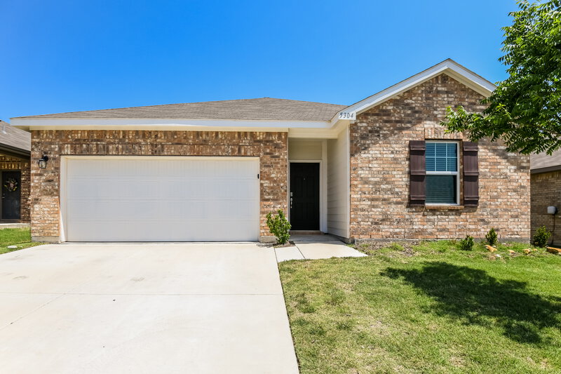 2,185/Mo, 5304 Stone Meadow Ln Fort Worth, TX 76179 External View