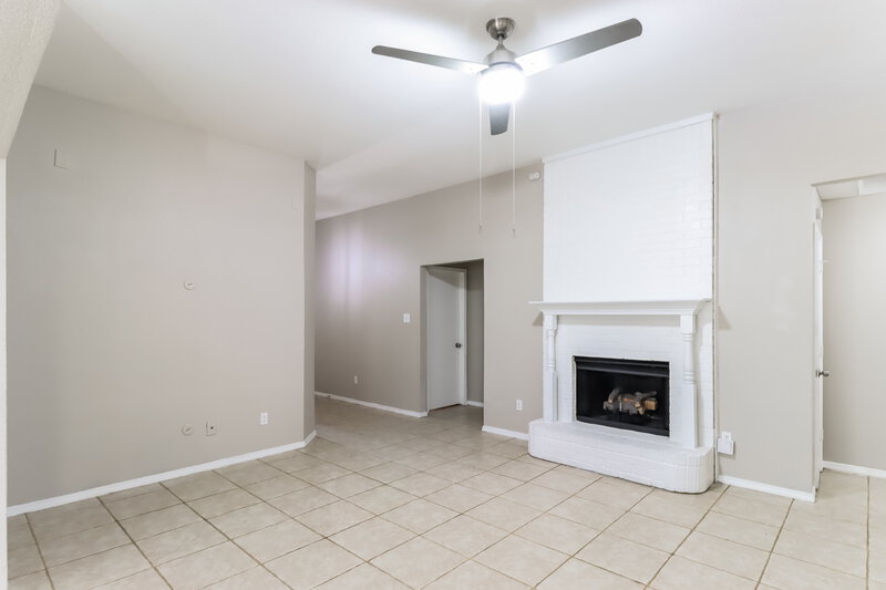 2,270/Mo, 704 Mimosa Trl Cedar Hill, TX 75104 Living Room View 2