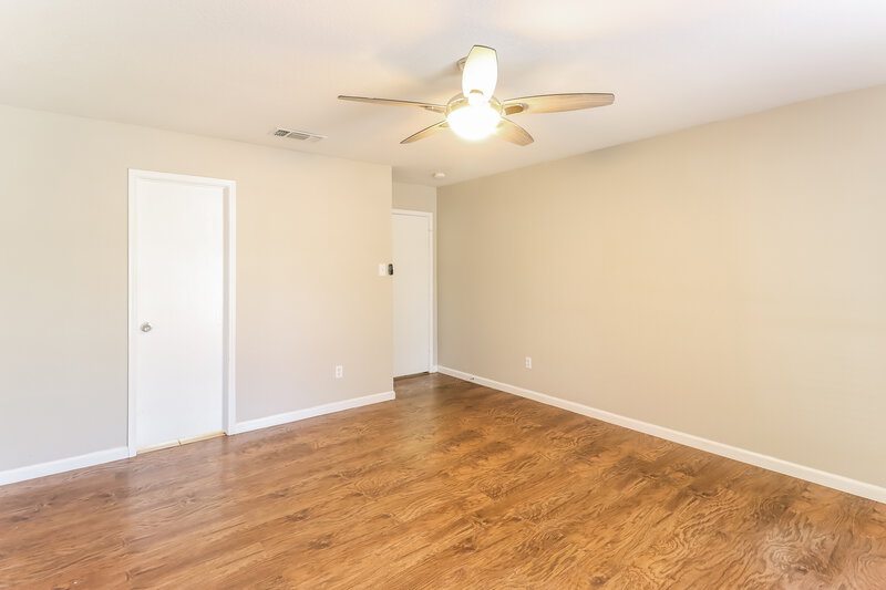 2,270/Mo, 704 Mimosa Trl Cedar Hill, TX 75104 Main Bedroom View