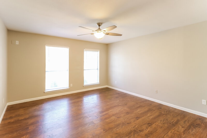 2,270/Mo, 704 Mimosa Trl Cedar Hill, TX 75104 Main Bedroom View 2