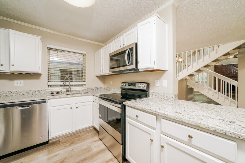1,975/Mo, 1115 Hemlock Ct Desoto, TX 75115 Kitchen View