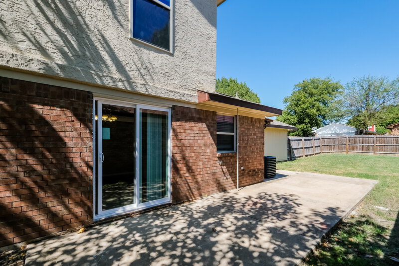 1,975/Mo, 1115 Hemlock Ct Desoto, TX 75115 Rear View