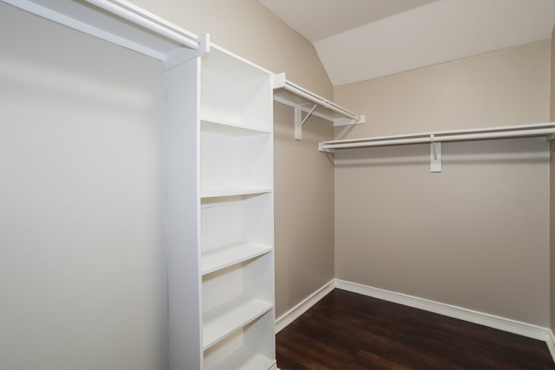 2,480/Mo, 1612 Woodlawn Ave Royse City, TX 75189 Walk In Closet View