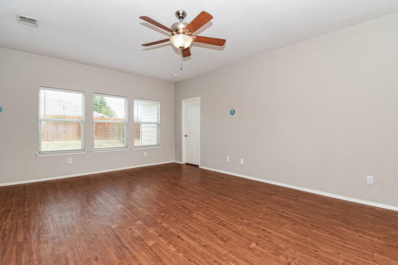 1,980/Mo, 1520 Audrey Dr Royse City, TX 75189 Living Room View 2