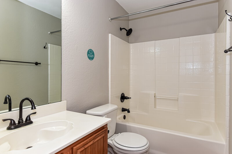 1,980/Mo, 1520 Audrey Dr Royse City, TX 75189 Bathroom View