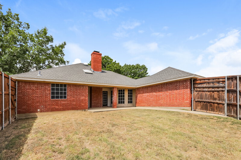 2,340/Mo, 1200 Lake Grove Ln Desoto, TX 75115 Rear View 2