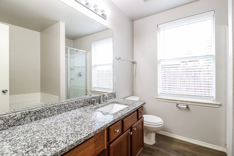 2,210/Mo, 1118 Partridge Dr Aubrey, TX 76227 Main Bathroom View