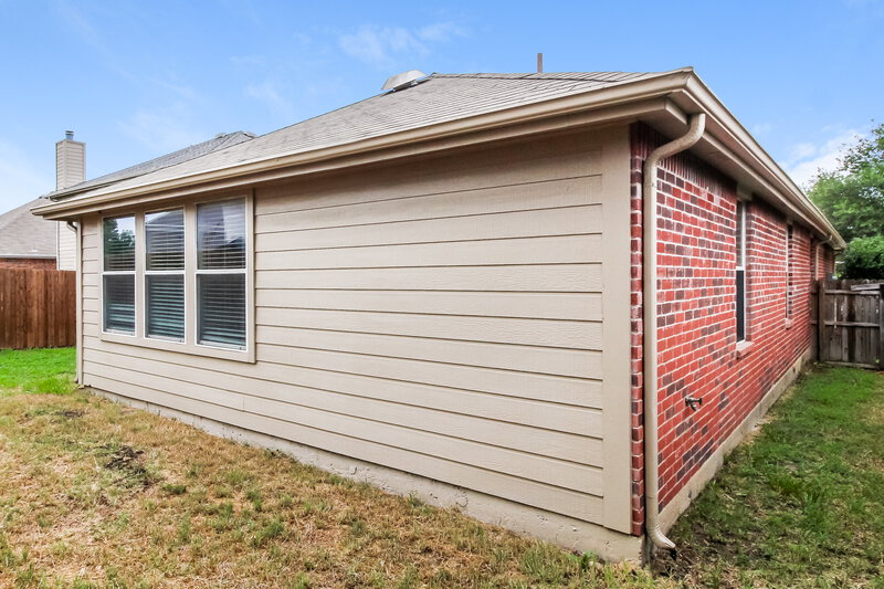 2,210/Mo, 1118 Partridge Dr Aubrey, TX 76227 Rear View