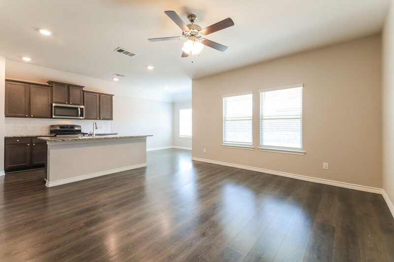 2,075/Mo, 403 Gallop Dr Princeton, TX 75407 Living Room View