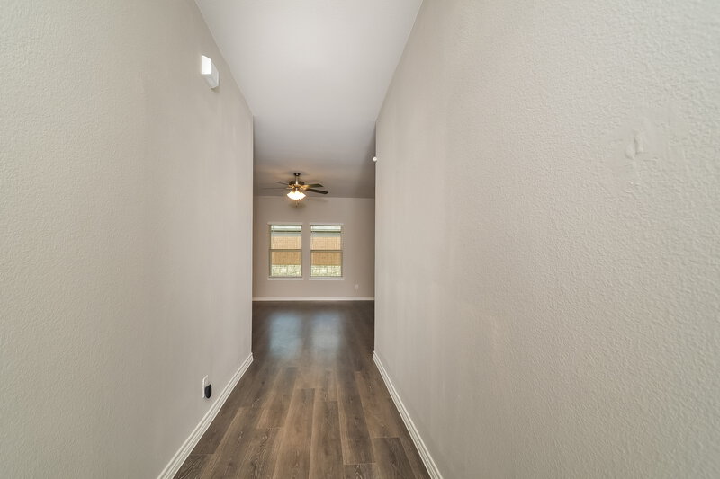 2,065/Mo, 403 Gallop Dr Princeton, TX 75407 Foyer View