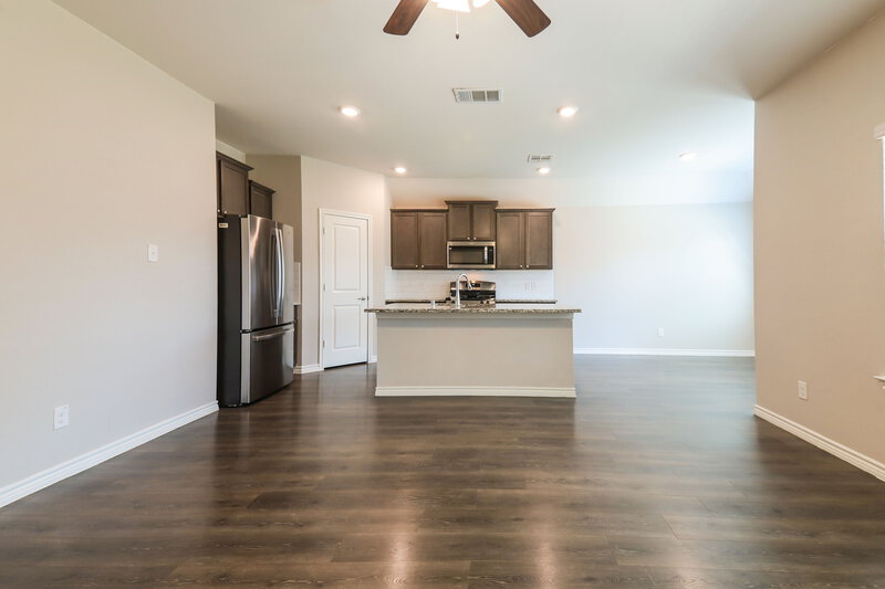 2,075/Mo, 403 Gallop Dr Princeton, TX 75407 Living Room View 2